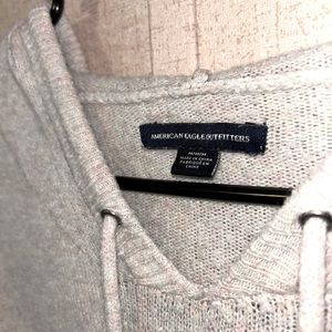 American Eagle Outfitters Light Weight Hooded Pullover